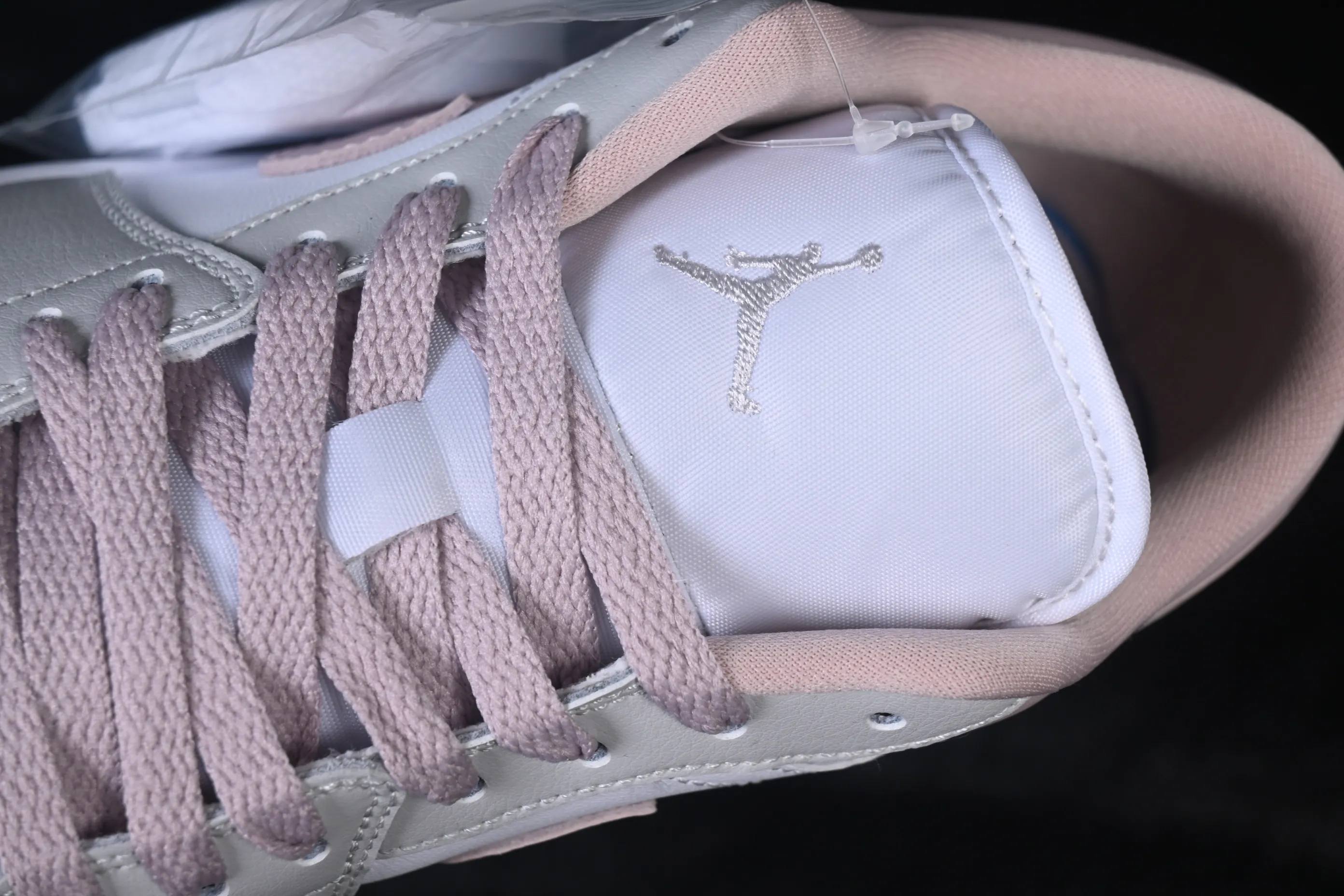 All categories Air Jordan Jordan series basketball shoes Air Jordan 1 Low Air Jordan 1 Low AJ1 Joe 1 rice white powder low-top cultural casual sneakers DC0774-606